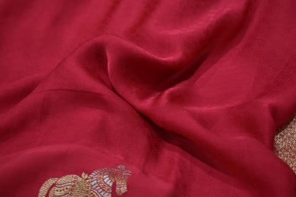 Elegant Magenta Banarsi Silk Saree With Golden Zari & Horse Motifs